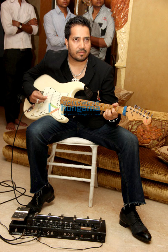 mika singhs birthday bash 5