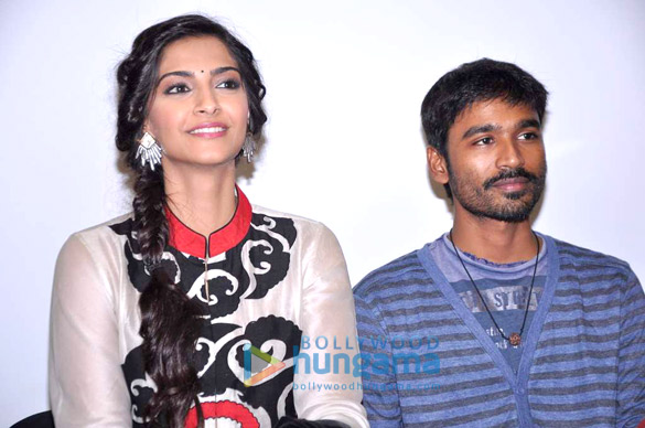 sonam dhanush at the launch of magna star weeks latest issue 8