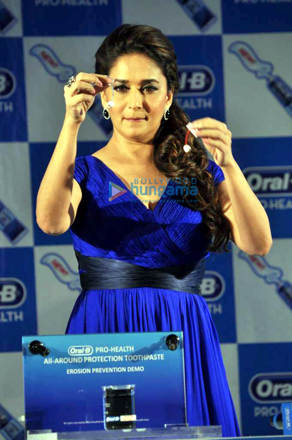madhuri at the launch of oral b pro health toothpaste 7