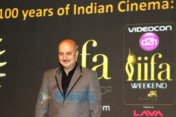 actor prepares acting workshop at iifa awards 2013 in macau 6
