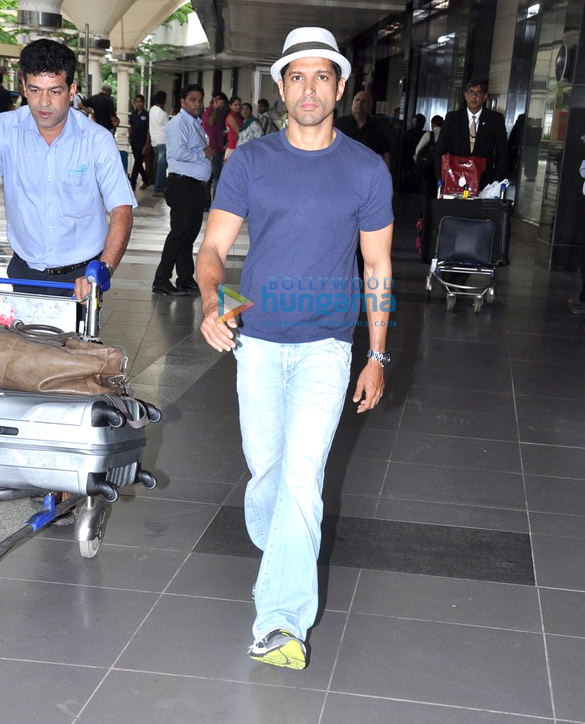 farhan arrives from london promotions of bhaag milkha bhaag 4