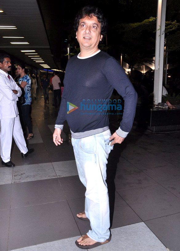 shahrukh vidya others arrive from iifa awards 2013 28