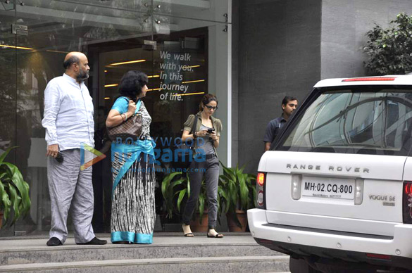 madhur suzanne visit hrithik at hinduja hospital 3