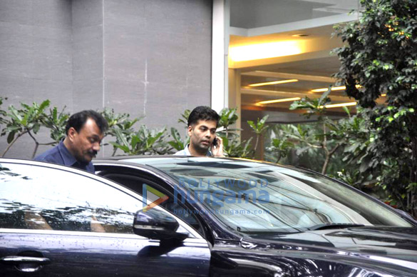 celebs visit hrithik roshan post his brain surgery day 4 3