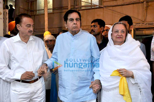 dilip kumar amitabh bachchan at prans prayer meet 14