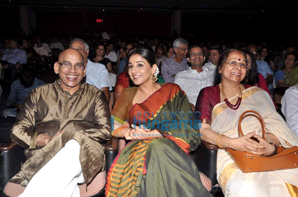 vidya balan with family at classical concert 4