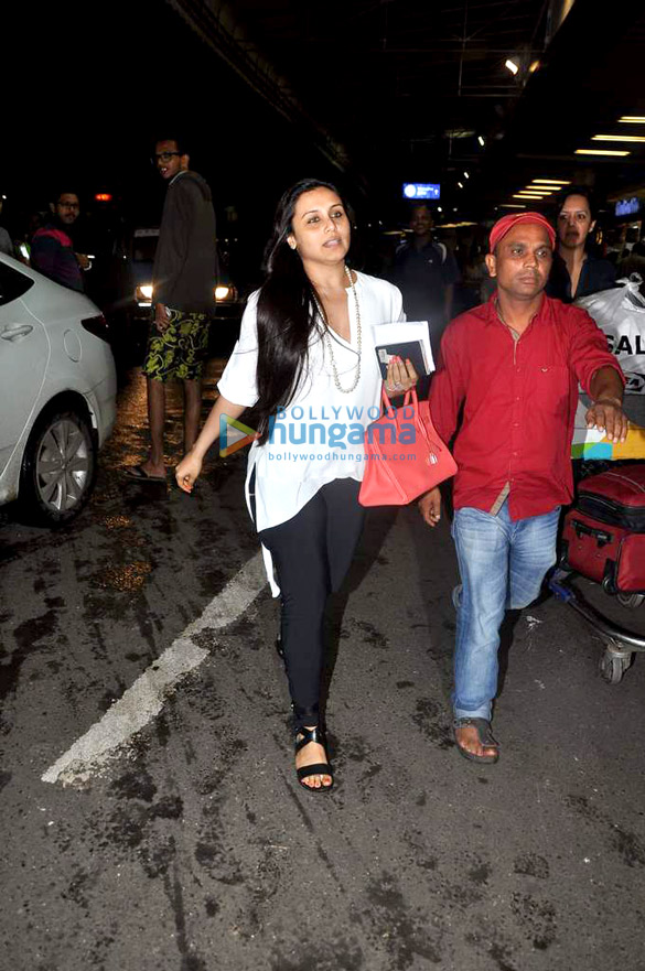rani mukerji snapped at the international airport 5