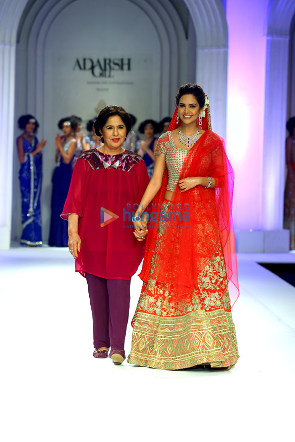 esha gupta walks for adarsh gill at india bridal fashion week 2013 2