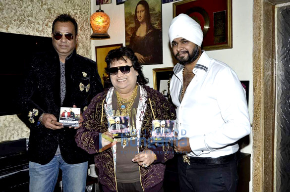 bappi lahiri unveils ramji gulatis album saturday night hona hai tight 4