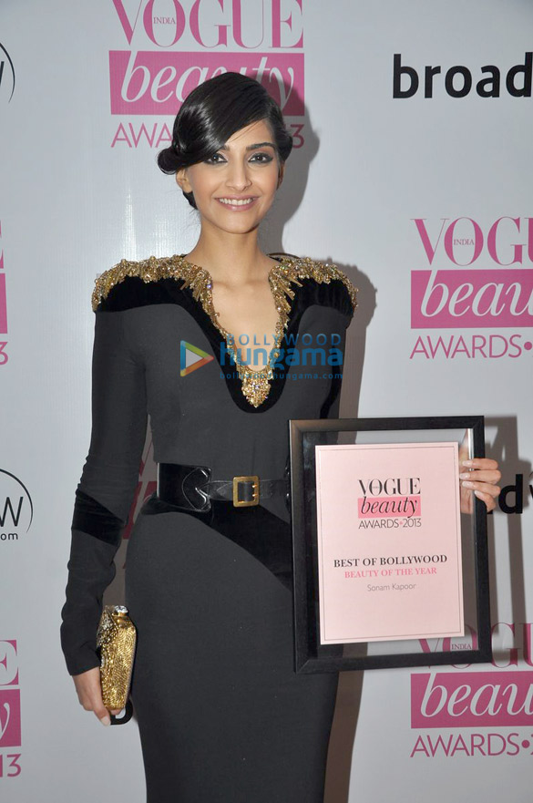 sonam alia narmada at vogue beauty awards 2013 2