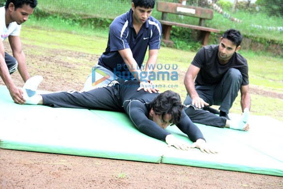 tiger shroff performs daredevil stunts 3
