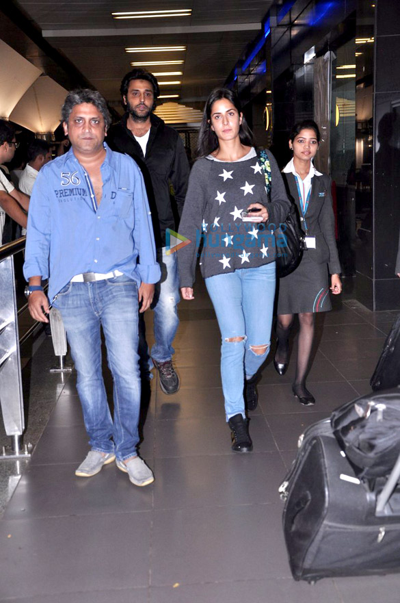 katrina kaif snapped at the mumbai airport 2