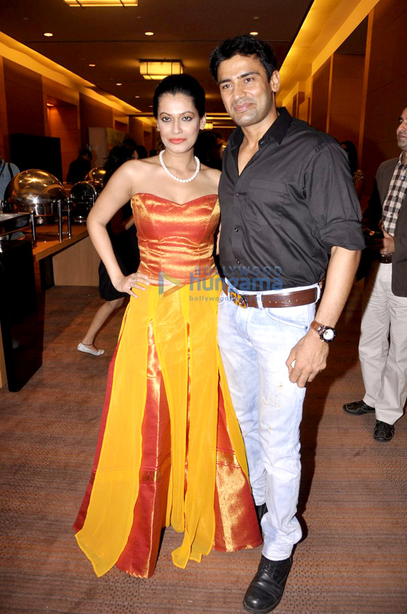 mughda godse walks the ramp at iijw 2013 4