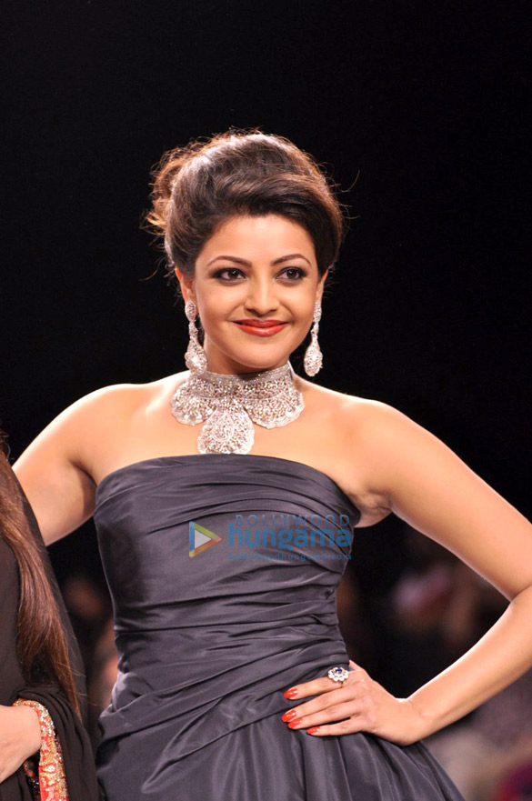 rana kajal tapsee walk the ramp for moni agarwal at iijw 2013 10