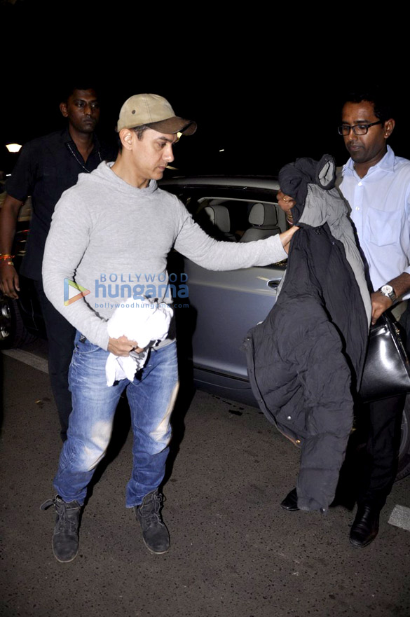 aamir khan snapped at the mumbai airport 3