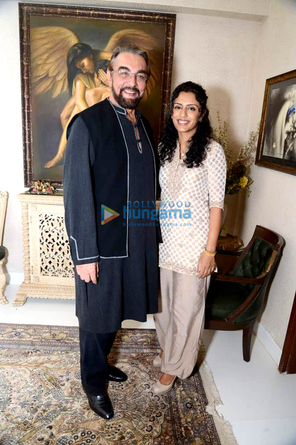 hrithik kajol at sanjay khan zareen khans iftaar party 11