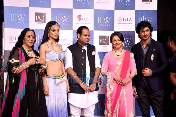kangna vidyut walk the ramp for birdhichand ghanshyamdas at iijw 2013 14