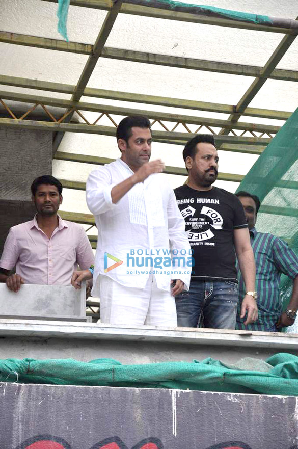 salman snapped on eid day 8