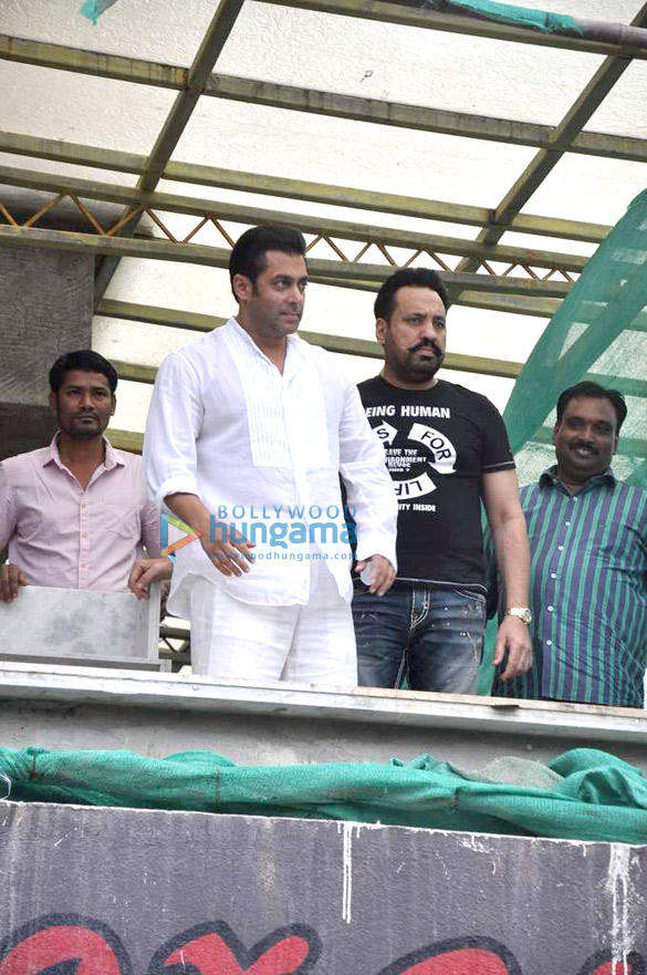 salman snapped on eid day 12