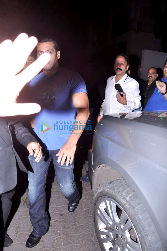 superstar salman khan parties at royalty 3