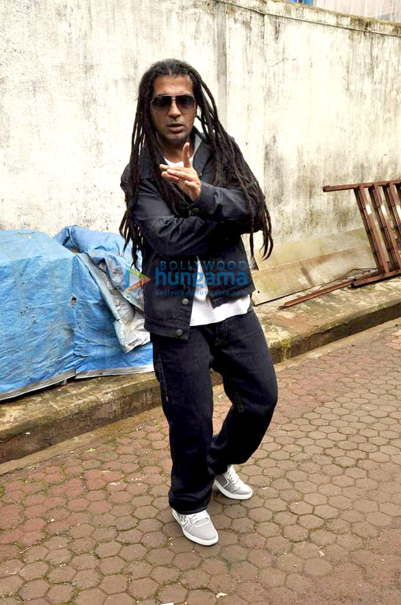 apache indian shoots with raghav for new video 6