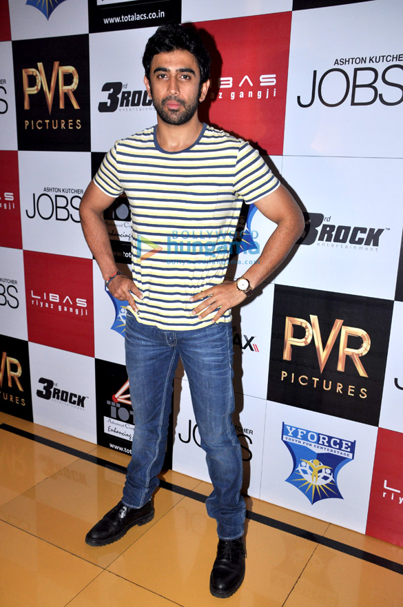 celebs grace the premiere of jobs 12