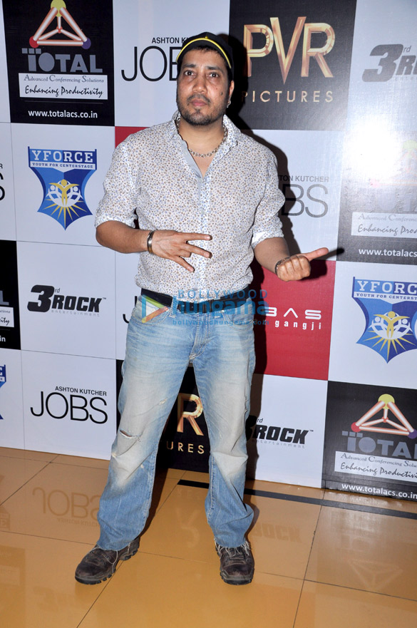 celebs grace the premiere of jobs 19