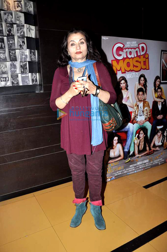 celebs grace the premiere of jobs 3