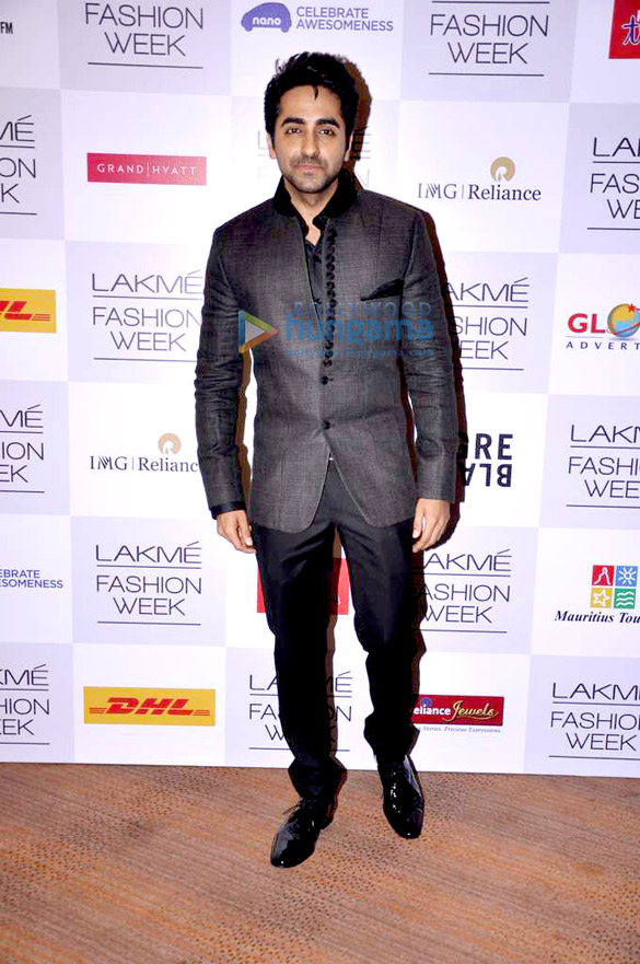 celebs walk for manish malhotras show at lfw 2013 38