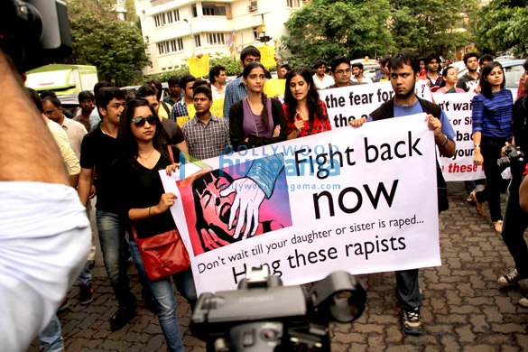 sonam kapoor supports the peace march for mumbais rape victim 11