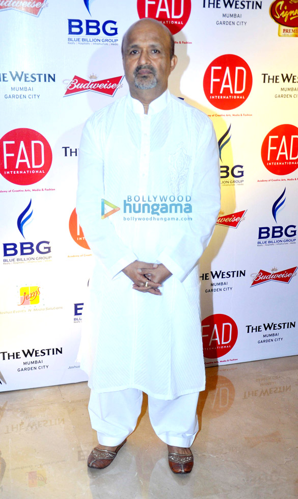 celebs grace fashion theatrical fashion show 8