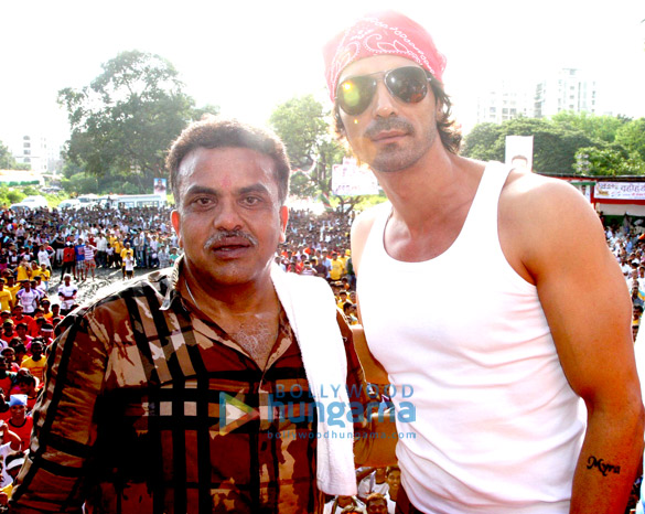 celebs celebrate dahi handi organized by mp sanjay nirupam 3