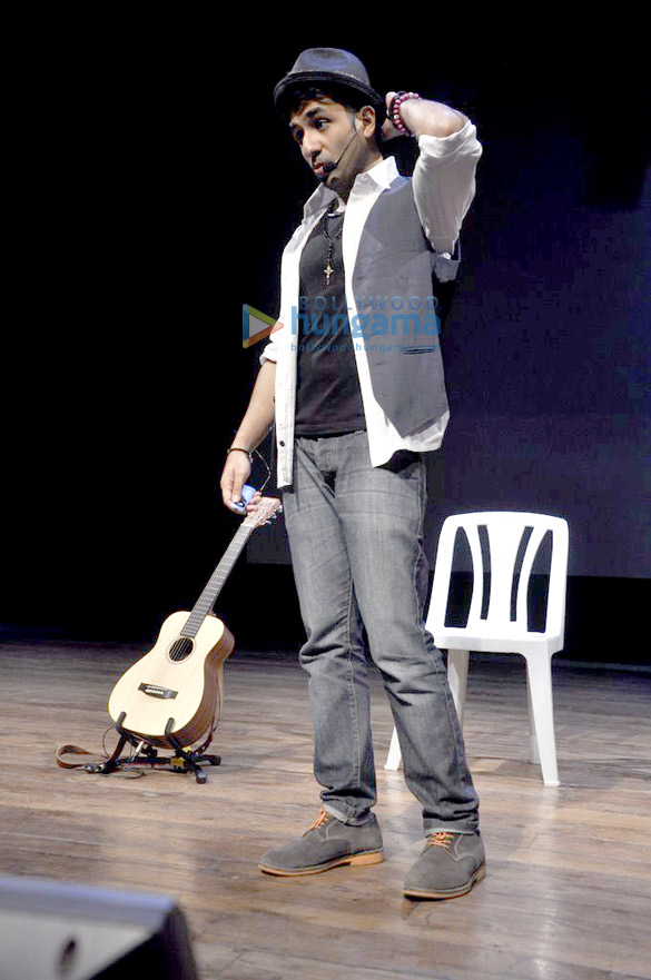 vir das rehearses for the play battle of sexes 6