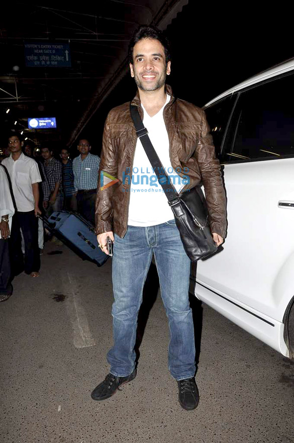 celebs leave for saifta awards 3