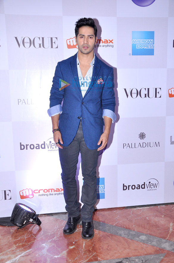 celebs grace vogues fashions night out 5