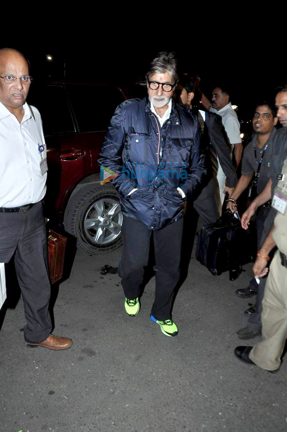 big b john virat kohli snapped at the airport 3