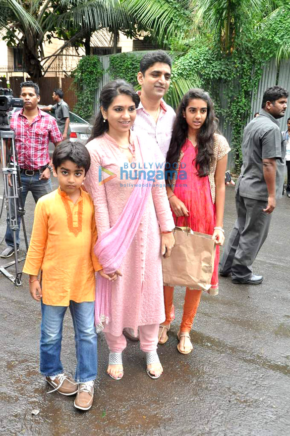 salman khan celebrates ganesh chaturthi with family 12