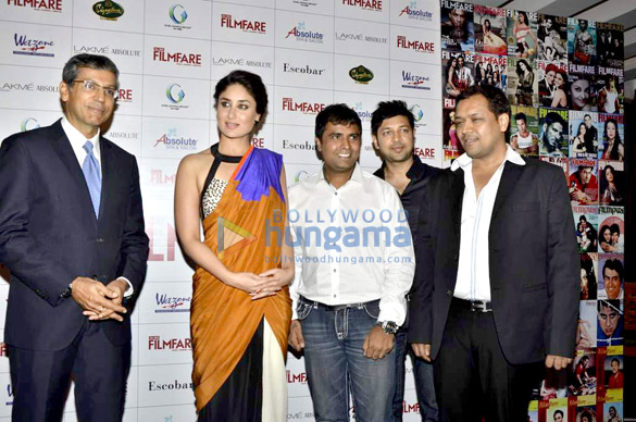 kareena launches latest issue of filmfare magazine 8