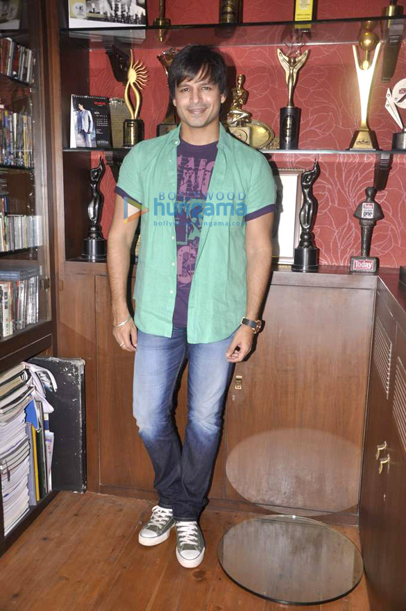 vivek oberoi snapped at his residence 2
