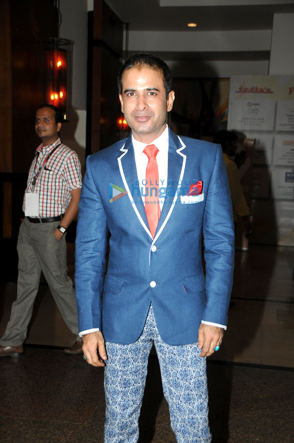 karisma sonu nigam grace globoil india 2013 awards 28