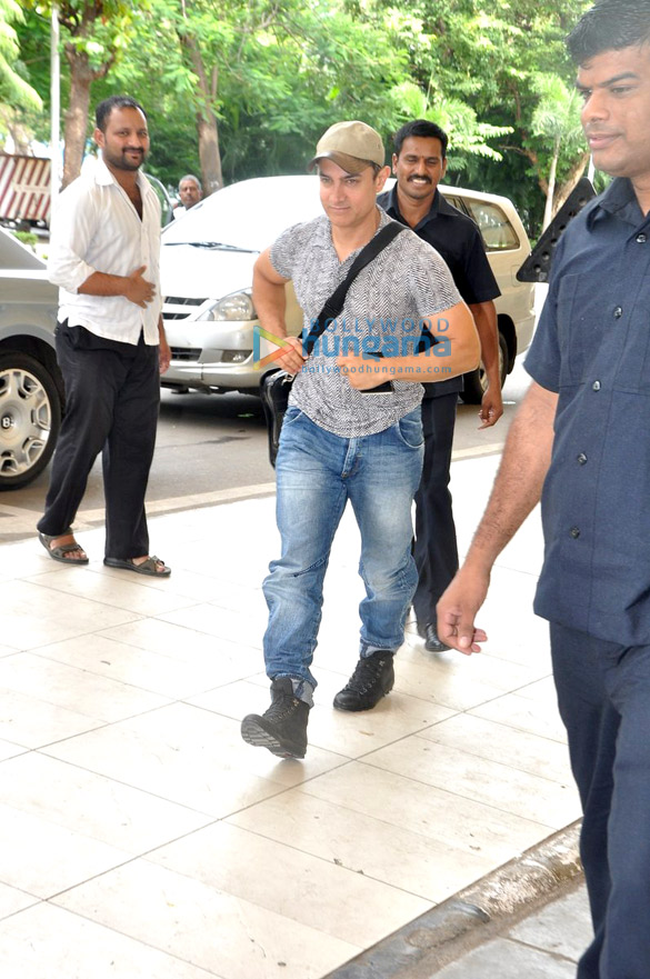 aamir departs for p k schedule in delhi 9