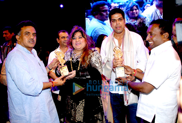 celebs visit different navratri mandals 5