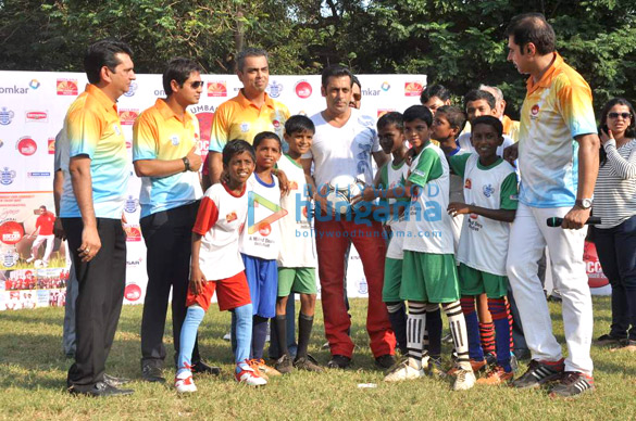 salman inaugurates milind deoras 5th junior soccer challenger 6