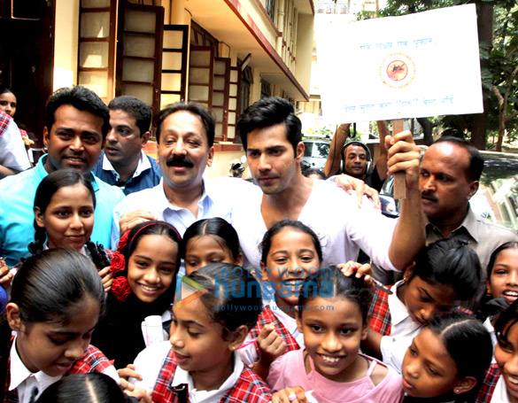 varun dhawan supports dengue awareness campaign 6