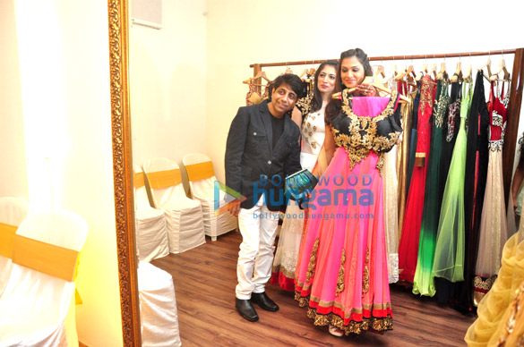 eesha koppikhar unveils sujata sanjays festive collection 4