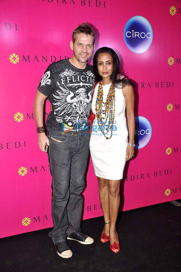 mandira launches her saree line store 23