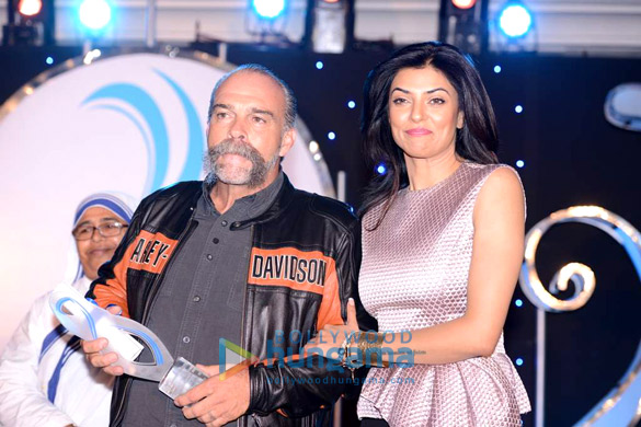 sushmita at harmony foundations mother teresa memorial award 3