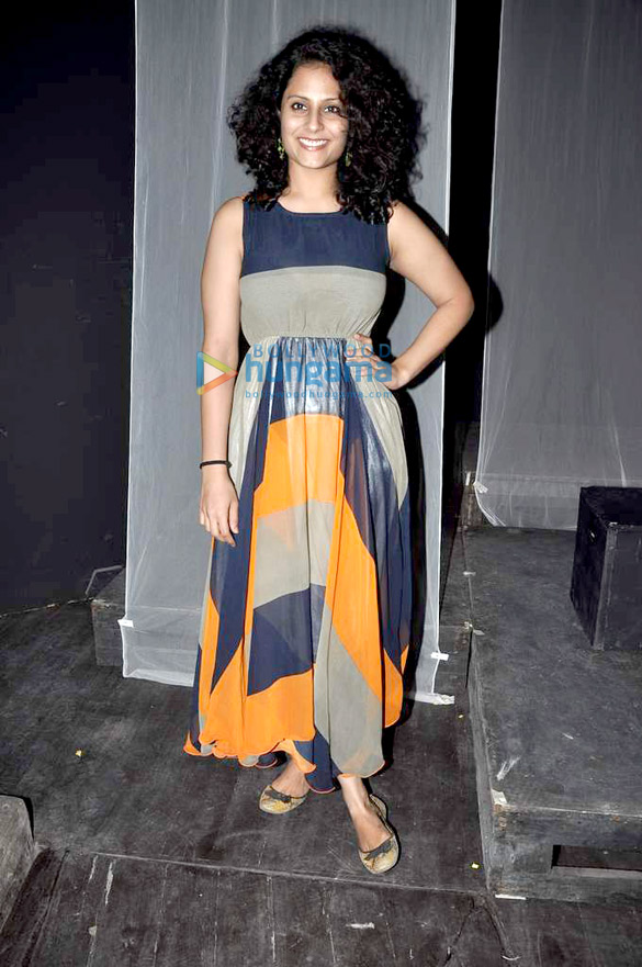 kirti kulhari at rashomon blues play rehearsal 6