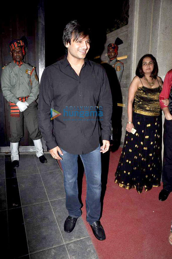 shahid dia vivek at sushil guptas diwali bash 4