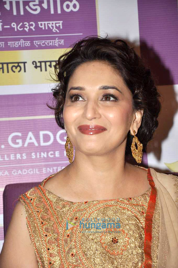 madhuri meets p n gadgil contest winners 6